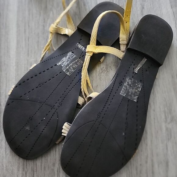 Dolce Vita Sandals - Picture 3 of 4